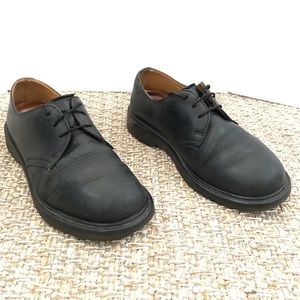 Doc Martens Low Top Black Leather Oxford Shoes